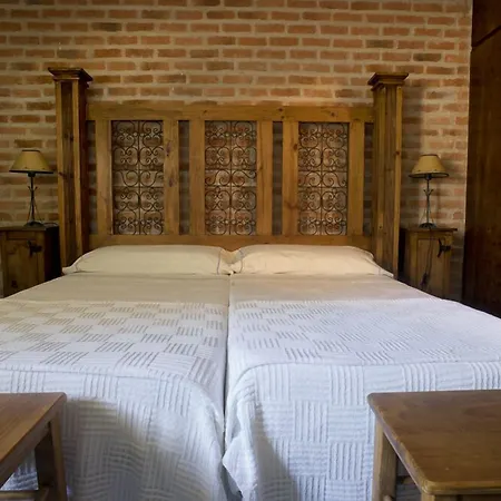 אתר נופש Dehesa Tres Riveros 3*