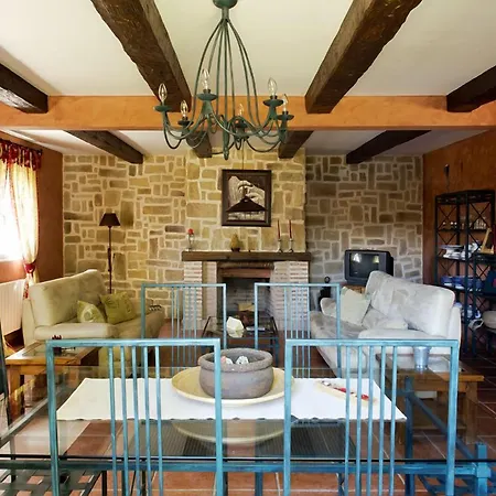 אתר נופש Dehesa Tres Riveros 3*